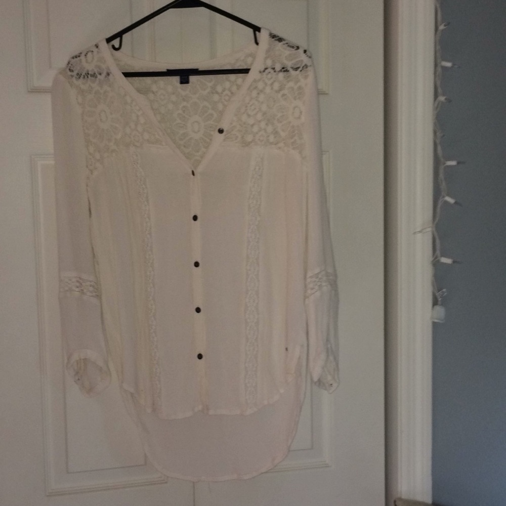 Botton Down Top with lace on top, sleeve and front